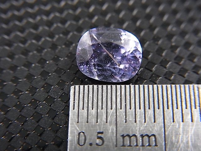 ベトナム・Luc Yen産パープルブルースピネル・ルース 1.3