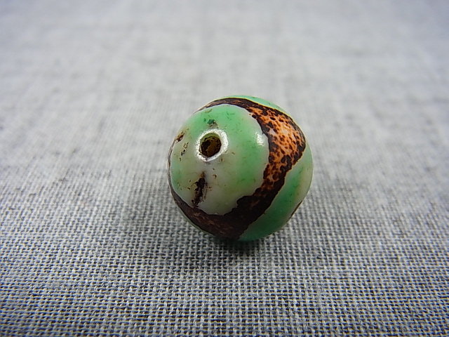 画像: ヴィンテージ：「雪域天珠：老緑色虎牙」西蔵（チベット）天珠 直径約14×14.5mm