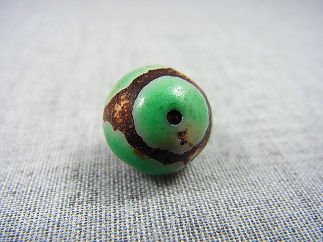 画像: ヴィンテージ：「雪域天珠：老緑色虎牙」西蔵（チベット）天珠 直径約14×14.5mm