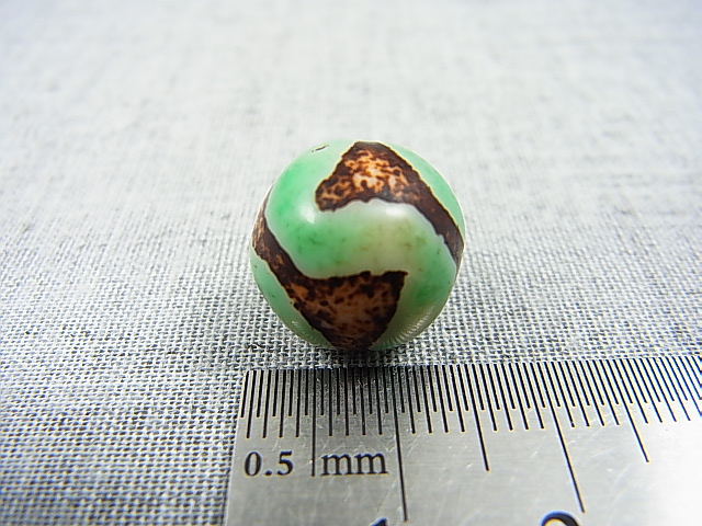 画像: ヴィンテージ：「雪域天珠：老緑色虎牙」西蔵（チベット）天珠 直径約14×14.5mm