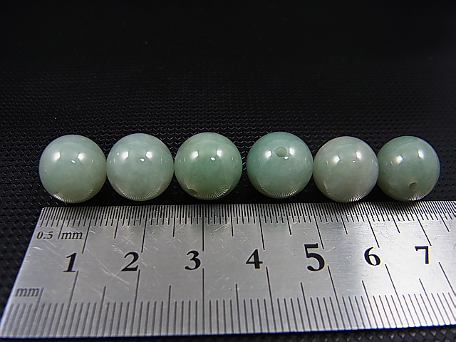 画像: ミャンマー産グリーン本翡翠・粒売りビーズ 12.5mm平均