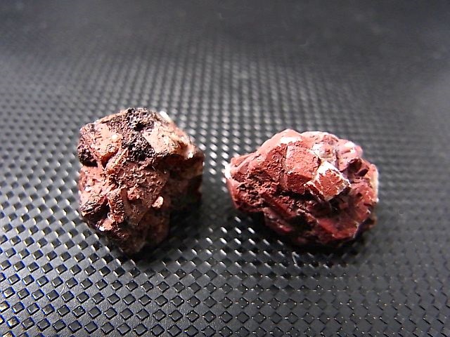 画像: 三宅島産アノーサイト（灰長石）原石（1面研磨） 2点セット トータル 7.7g