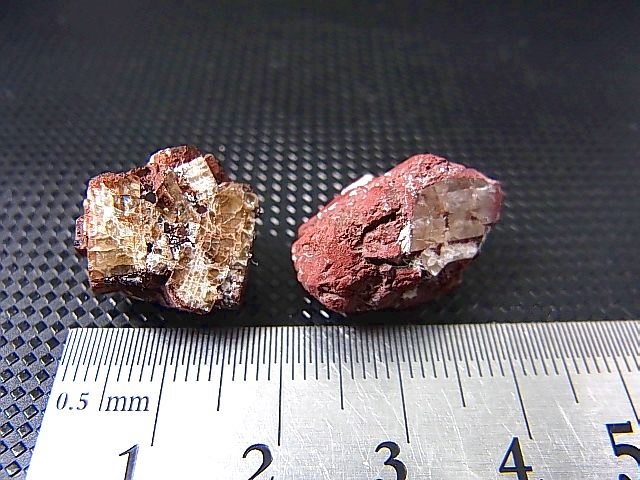 画像: 三宅島産アノーサイト（灰長石）原石（1面研磨） 2点セット トータル 7.7g