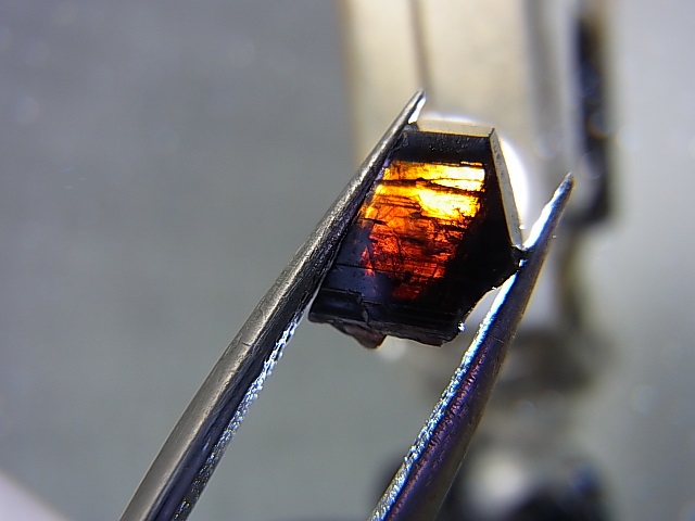 画像: ノルウェー産アナテース原石結晶（レッド透過） 0.5g