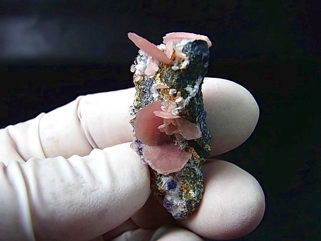 中国　広西チワン族自治区産　クォーツクラスター共生ロードクロサイト 中国 広西チワン族自治区産 クォーツクラスター共生ロードクロサイト