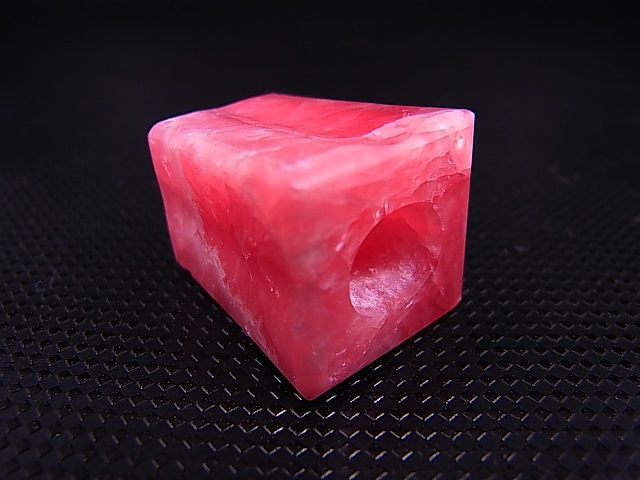 画像: アルゼンチン産ロードクロサイト（AAA）研磨原石（加工用穴あき） 20.4g