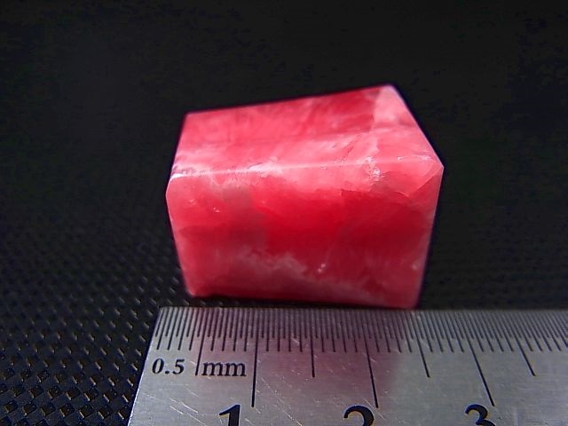 画像: アルゼンチン産ロードクロサイト（AAA）研磨原石（加工用穴あき） 20.4g