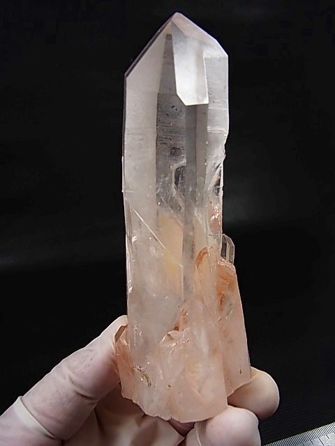 ピンク水晶 キャビネットサイズ：マダガスカル産ピンク水晶 231.7g