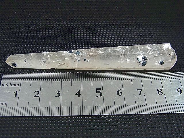 画像: 内モンゴル産アイアンローズ付きピンク水晶（レーザー型） 17.2g