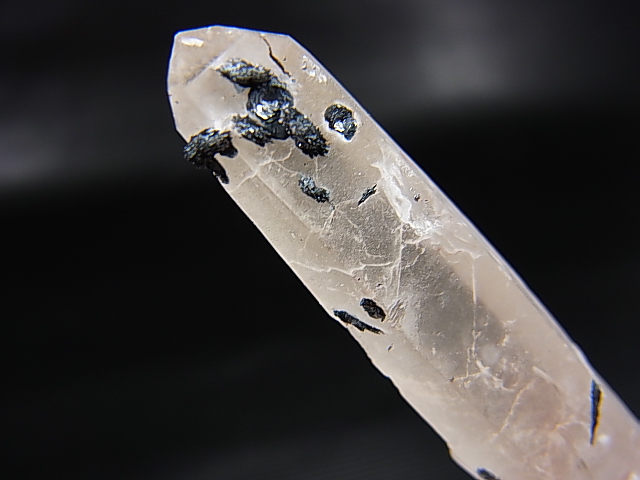 画像2: 内モンゴル産アイアンローズ付きピンク水晶（レーザー型） 12.3g