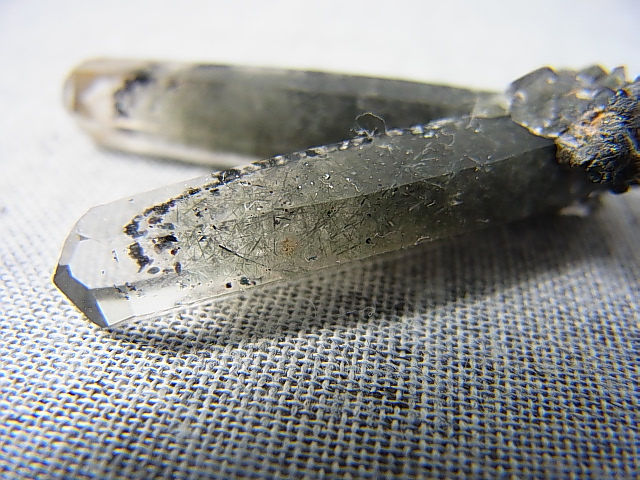 画像: ノルウェー産水晶ダブルポイント（アクチノライト/ヘマタイト入り） 7.0g