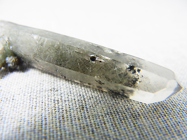 画像: ノルウェー産水晶ポイント（アクチノライト/ヘマタイト入り） 4.6g