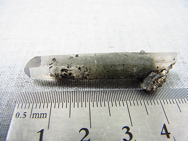 画像: ノルウェー産水晶ポイント（アクチノライト/ヘマタイト入り） 4.6g