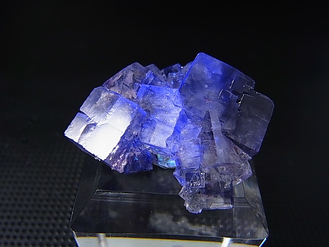 大きめ　ヤオガンシャン産　オールドストック　パープルコア　ブルーフローライト 大きめヤオガンシャン産オールドストックパープルコアブルー
