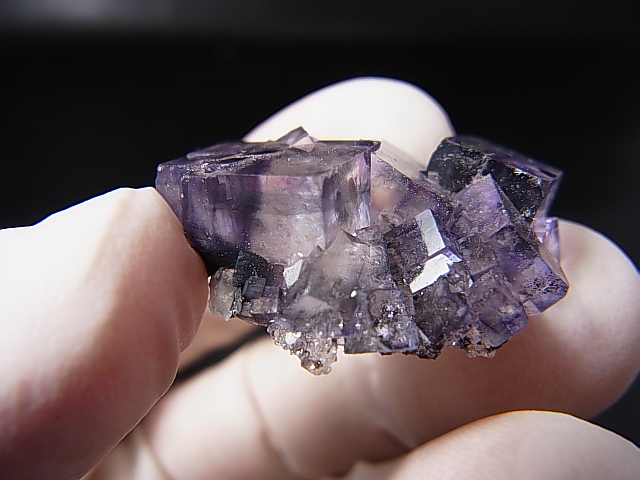 画像: ヤオガンシャン産パープル/カラーレス・ゾーニングフローライト原石 8.5g