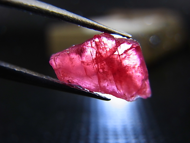 ~美結晶♪宝石質スフェーン(ブラジル産)~simple knot ブラジル Capelinha産 スフェーンの結晶（原石）7.2g - cute stone -