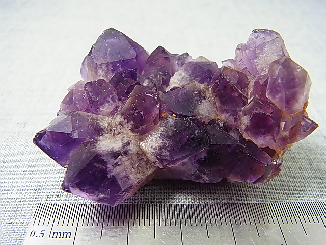 コンゴ産カラーシフト/ディープカラーアメジストクラスター 64.9