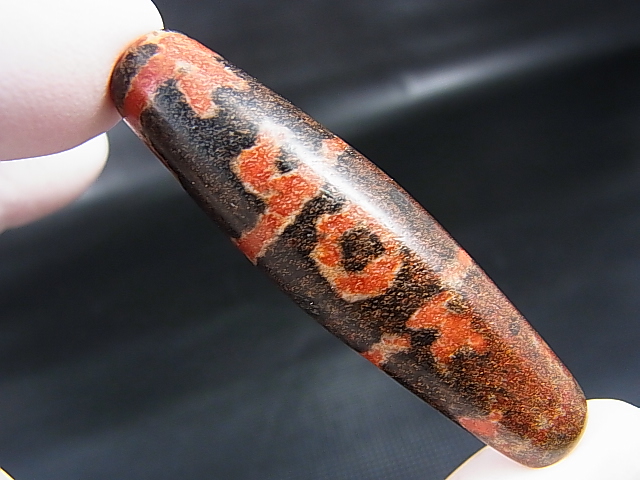 中国美術 天珠石 西蔵 チベット 長5.3cm 旧家蔵 KN61 中国美術 天珠石 西蔵 チベット 長5.3cm 旧家蔵 KN61