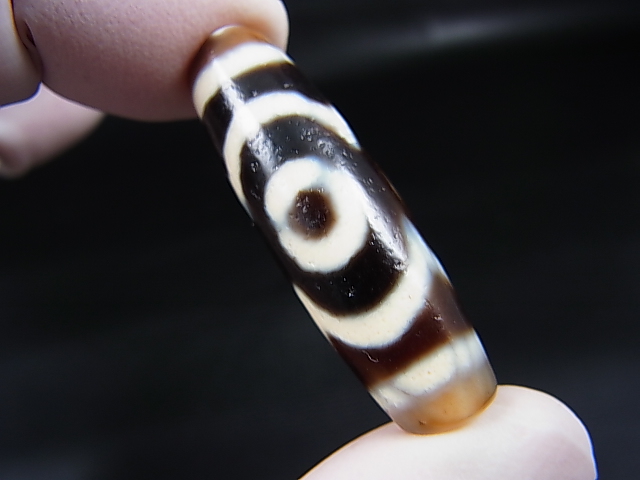 画像: 「三眼」（ドラゴンライン入り）現代天珠 直径約11.5×37.5mm