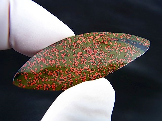 画像: 飯盛ラボストーン（IL-stone）「レアカラー：ブラッドストーン（紅葉石）」ガラス原石 29.6カラット