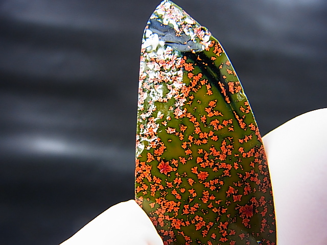 画像: 飯盛ラボストーン（IL-stone）「レアカラー：ブラッドストーン（紅葉石）」ガラス原石 29.6カラット