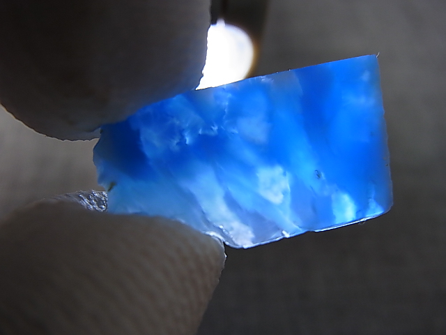 画像: ヴィクトリアストーン（飯盛ラボストーンIL-stone）ラリマーシーブルー原石 9.6カラット