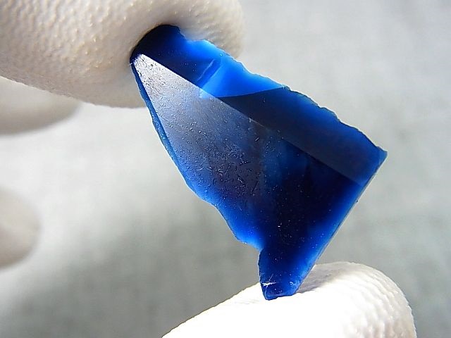 画像: ヴィクトリアストーン（飯盛ラボストーンIL-stone）ダークインディゴ原石 9.7カラット