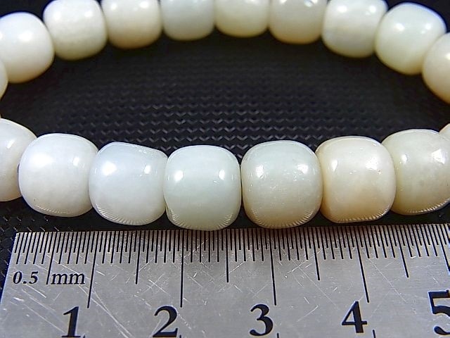 画像: 和田玉（ホータンぎょく）「羊脂白玉」粒売りビーズ 10×8mm平均