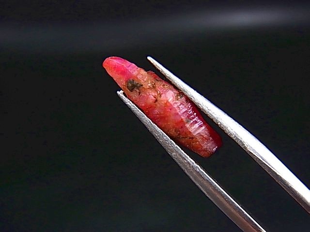 画像: ベトナムLuc Yen産シルキーサファイア原石（犬牙型） 2.7カラット