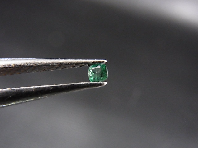 画像: パキスタン産ラズライト(天藍石)・ルース 0.03カラット