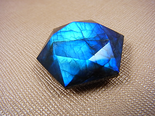 画像: マダガスカル産ラブラドライト六芒星（ブルーシラー） 11.8g