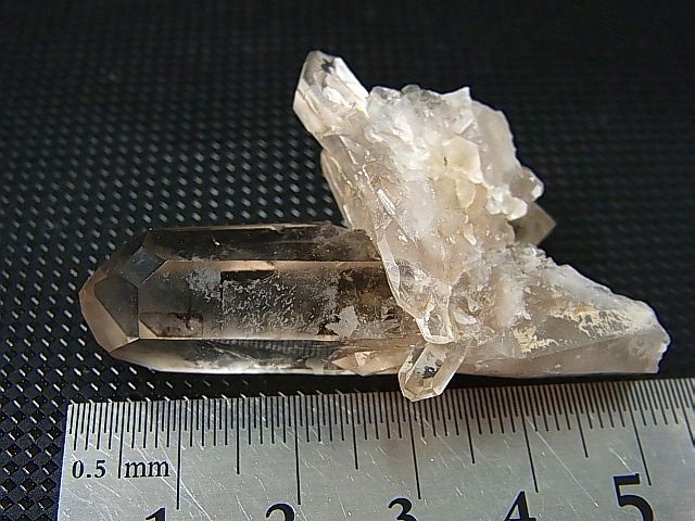 画像: ノルウェー産ライトスモーキー水晶（連晶/アナテース付） 18.9g