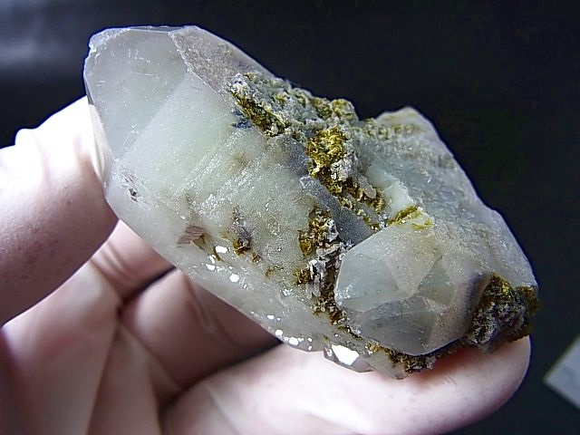 画像: 南アフリカ・メッシーナ鉱山産エピドート着きファントム水晶 55.9g