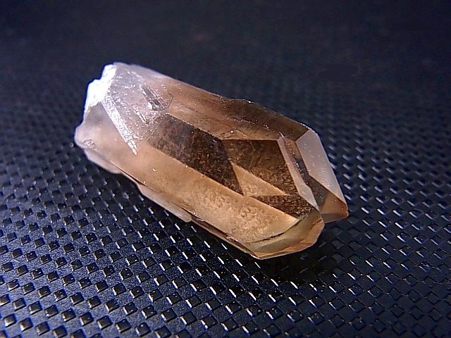 画像: 南アフリカ・オレンジリバー産シトリンカラースモーキー水晶（タントリックツイン/ウインドウ） 8.1g