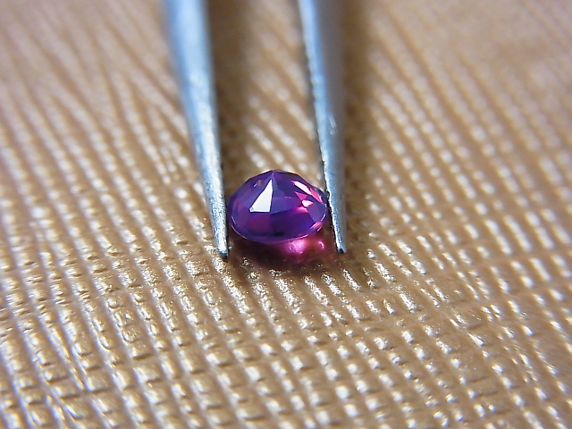 画像: ベトナムLuc Yen産シルキーサファイア・ルース（バイカラー） 0.3カラット