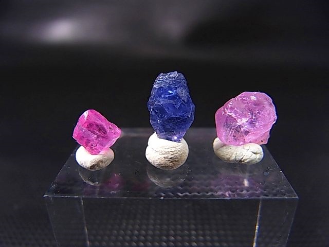 画像: ベトナムLuc Yen産スピネル原石 3点セット トータル 6.7カラット