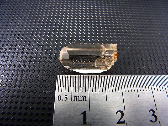 画像: ベトナム産カラーレストパーズ原石 12.8カラット