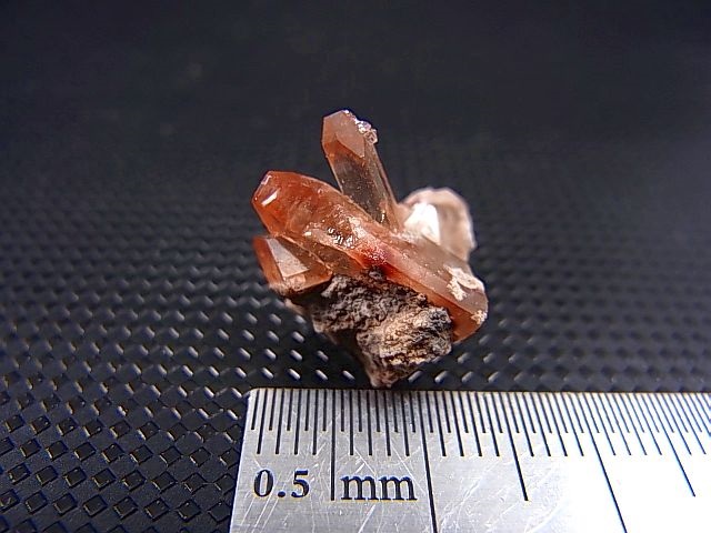 画像: メキシコ産レッドトパーズ原石（連晶） 2.0g