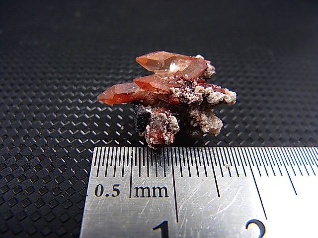 画像: メキシコ産レッドトパーズ原石（群晶） 1.8g