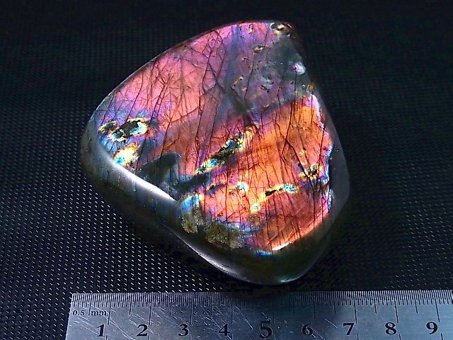 画像: マダガスカル産ラブラドライト研磨原石（パープルピンク＆ブルー） 272.6g