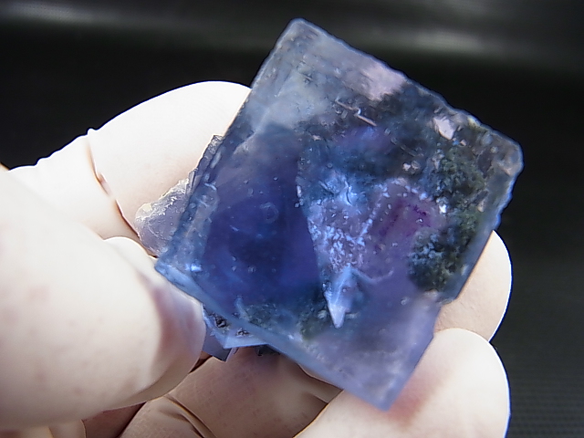 画像: ヤオガンシャン産ラグーンブルーフローライト原石（レインボー入り） 43.0g
