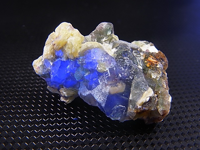 画像: ナミビア・エロンゴ産フローライト＆モスコバイト原石 18.5g