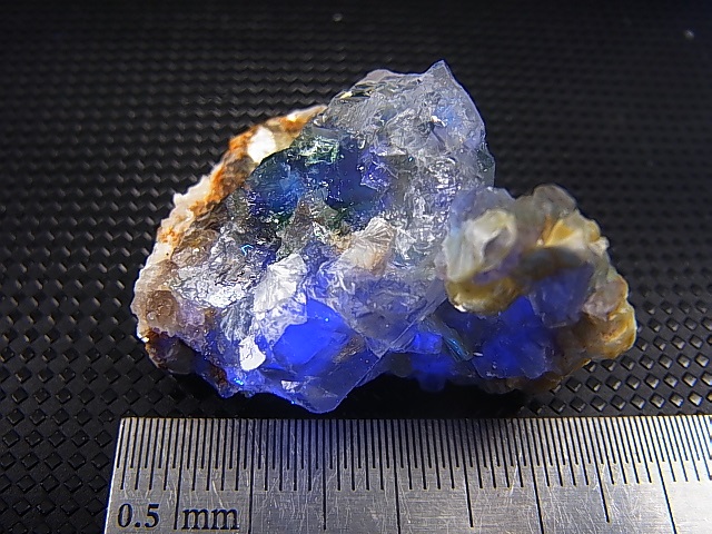 画像: ナミビア・エロンゴ産フローライト＆モスコバイト原石 18.5g