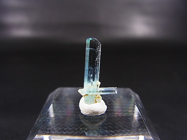 画像1: ジェムグレード宝石需要品質：ベトナム産アクアマリン柱状結晶原石（連晶） 1.1カラット