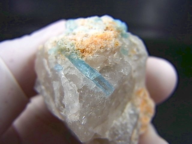 画像: ベトナム・タインホア産アクアマリン付き水晶 57.9g