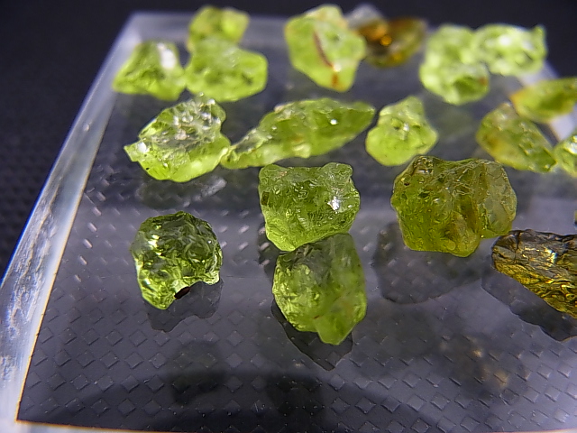 画像: ベトナム・ザライ産ペリドット原石 20点セット トータル 28.4カラット