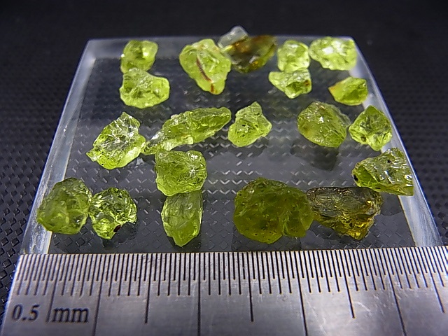 画像: ベトナム・ザライ産ペリドット原石 20点セット トータル 28.4カラット