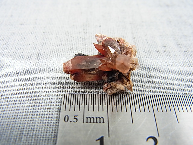 画像: メキシコ産レッドトパーズ原石（群晶） 1.9g