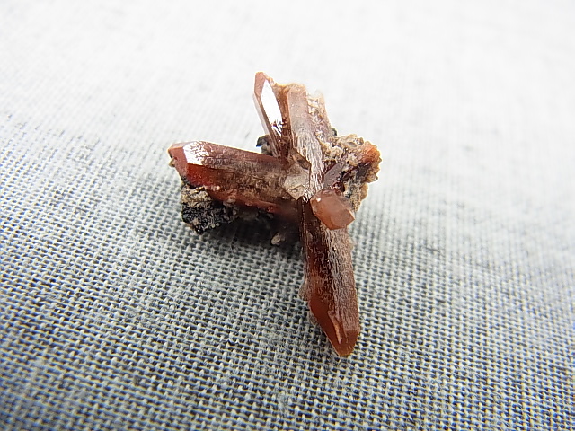 画像: メキシコ産レッドトパーズ原石（連晶） 1.5g