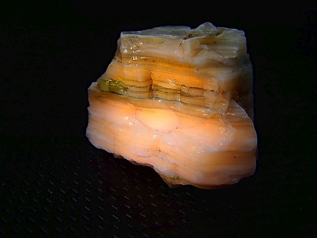 Hokkaidoite北海道然別湖産蛍光オパール原石 8.9g - パーフェクト